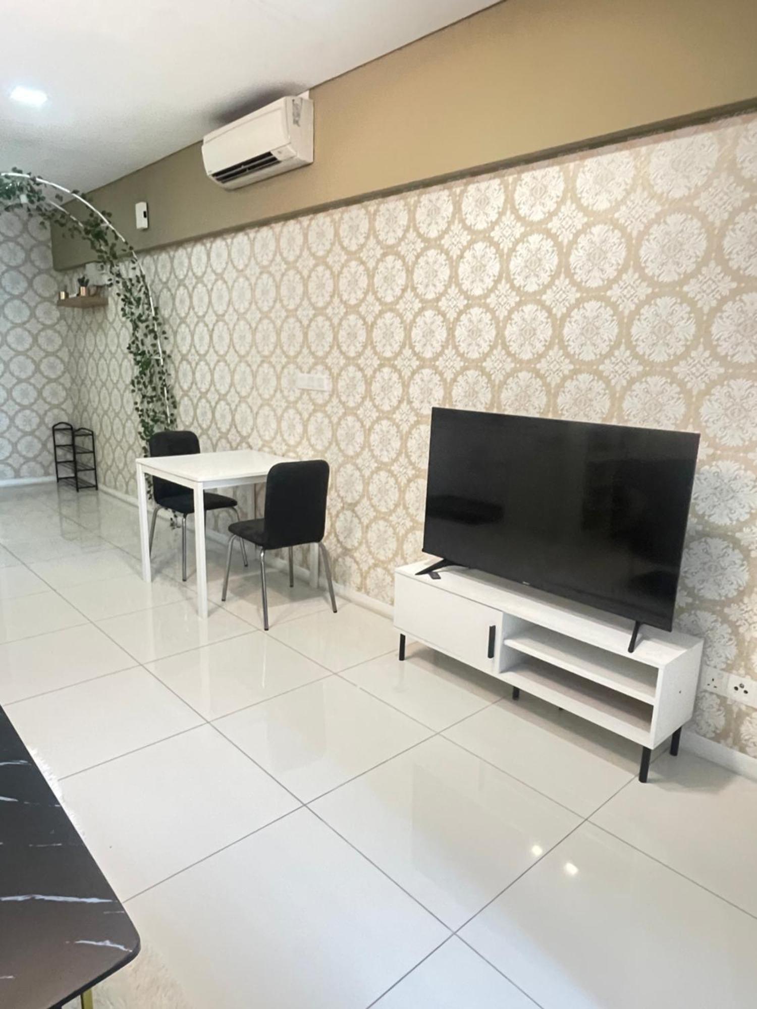 Apartamento Mercu Summer Couples Studio Klcc With Karaoke Kuala Lumpur Exterior foto